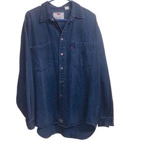 355. Levi’s “red tab” denim long sleeve button down jacket size large
